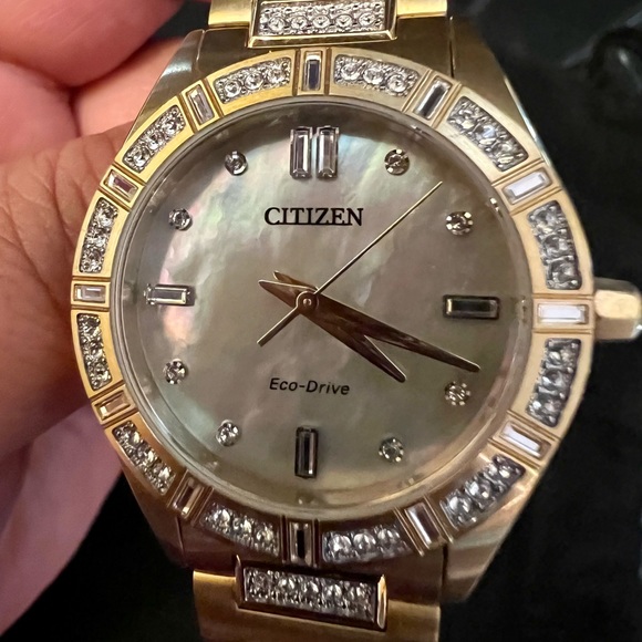 👑✅PRICE FIRM✅Beautiful Citizens Gold ECO-DRIVE Solar Watch. - Picture 4 of 17